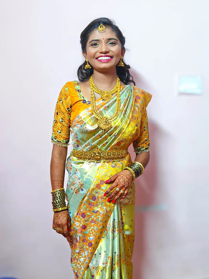 Jayasri Makeovers - Professional hd-bridal makeup and hairstyling in Bangalore