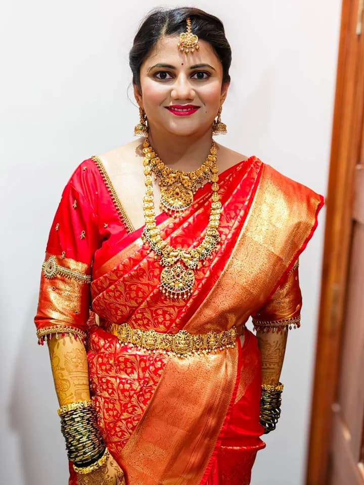 Jayasri Makeovers - Professional hd-bridal makeup and hairstyling in Bangalore