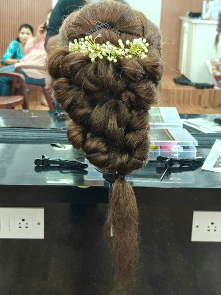 Jayasri Makeovers hair