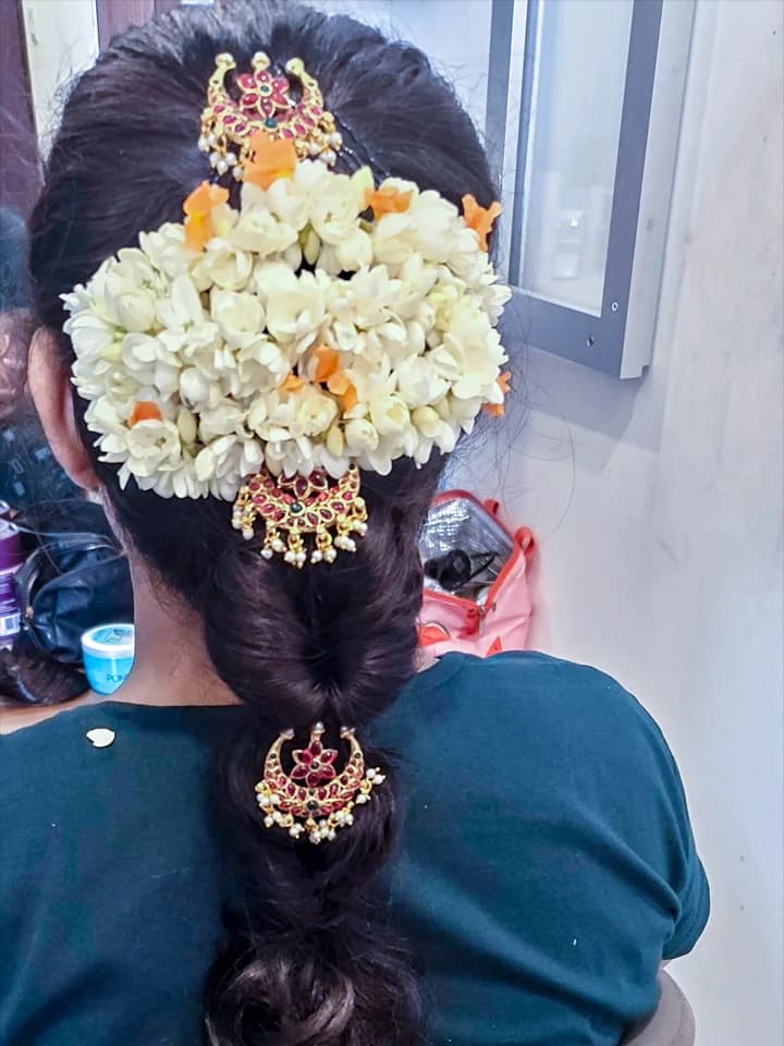 Jayasri Makeovers - Professional hairstyle makeup and hairstyling in Bangalore