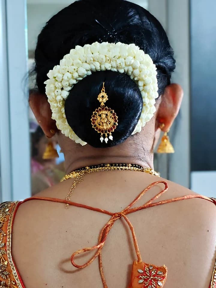 Jayasri Makeovers - Professional hairstyle makeup and hairstyling in Bangalore