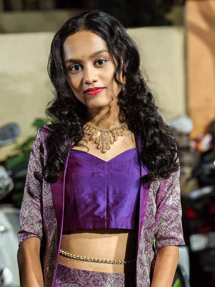 Jayasri Makeovers - Professional simple makeup and hairstyling in Bangalore